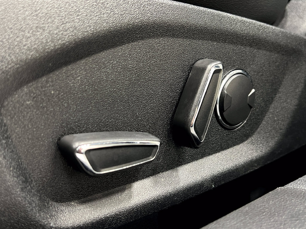 Used 2019 Ford Fusion Titanium FWD image 18