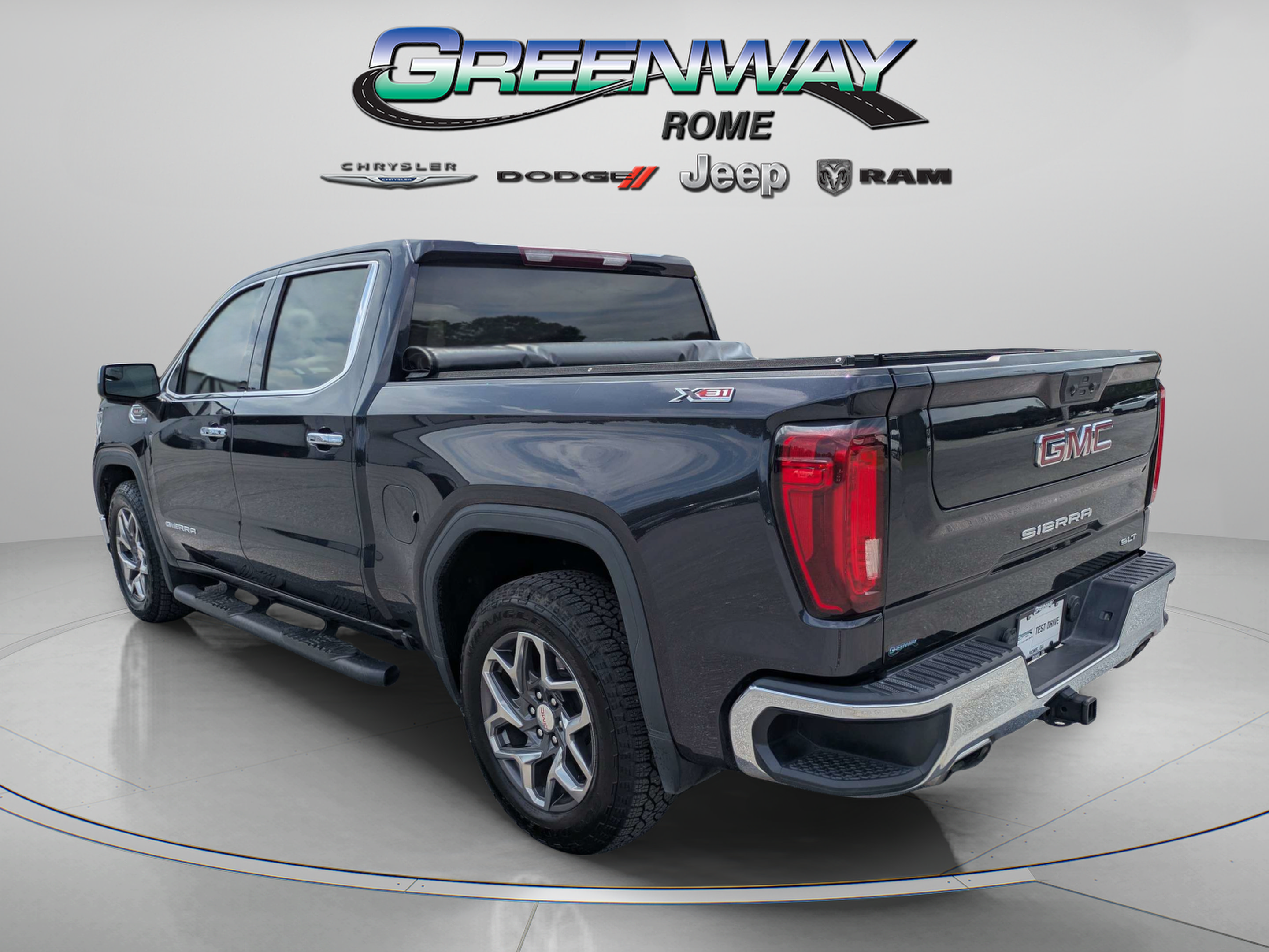 Used 2022 GMC Sierra 1500 SLT w/ SLT Convenience Package AWD/4WD image 5