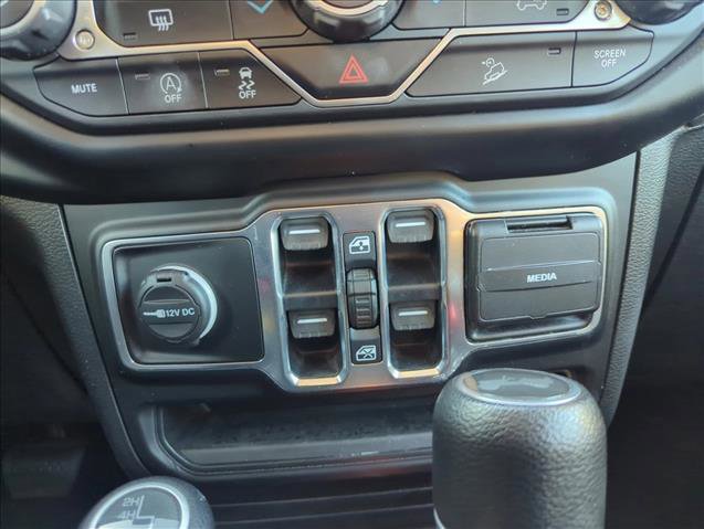 Used 2020 Jeep Wrangler Unlimited Sahara w/ Uconnect 4C Nav & Sound Group image 20