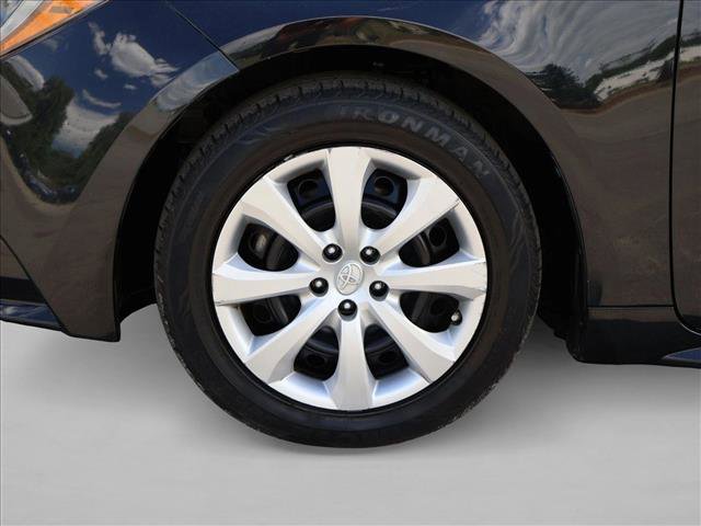 Used 2020 Toyota Corolla LE FWD image 27
