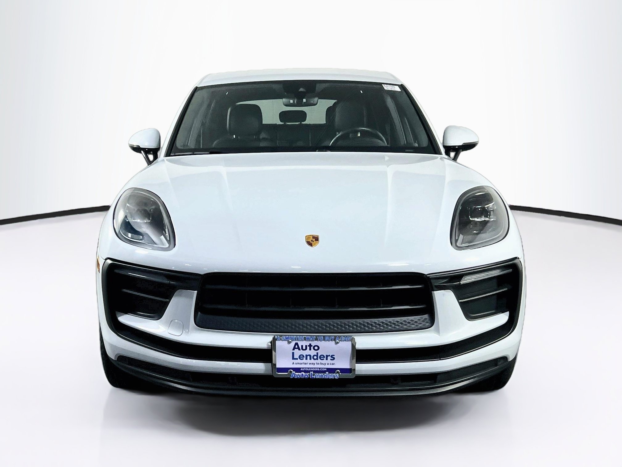 Used 2022 Porsche Macan AWD/4WD image 2