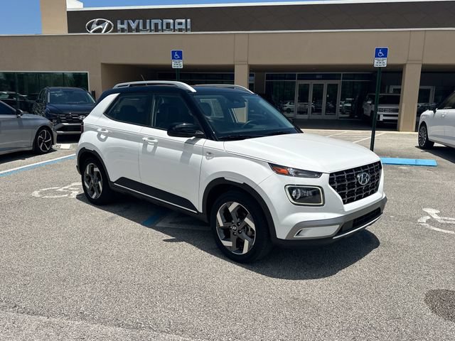 Certified 2024 Hyundai Venue Limited FWD image 4