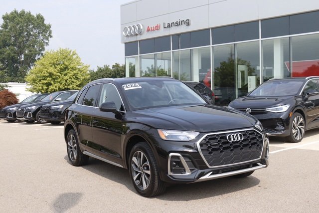 Used 2024 Audi Q5 2.0T Premium w/ Convenience Package image 1