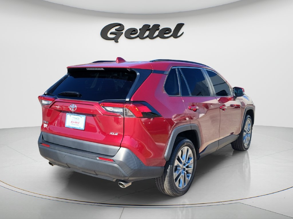 Used 2023 Toyota RAV4 XLE Premium FWD image 5