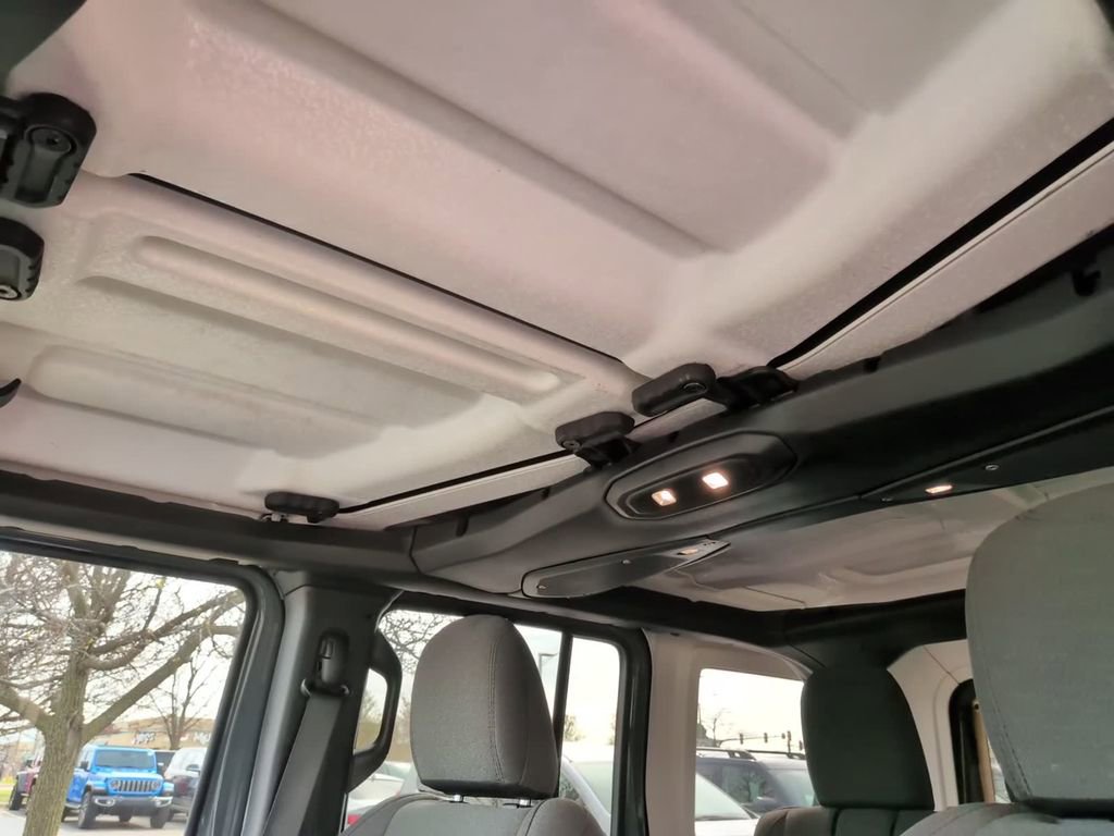 Used 2024 Jeep Wrangler Willys image 31