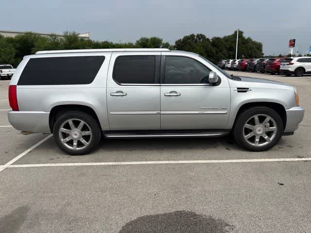 Used 2013 Cadillac Escalade ESV Luxury AWD/4WD image 6