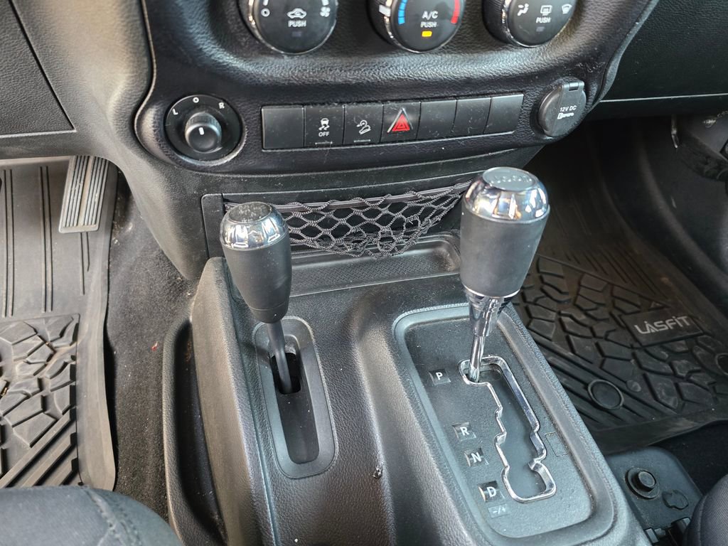 Used 2018 Jeep Wrangler Unlimited Sport S image 25