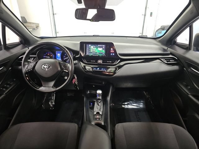 Used 2018 Toyota C-HR XLE FWD image 30