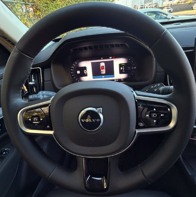 Used 2025 Volvo XC90 T8 Ultra w/ Protection Package Premier AWD/4WD image 19
