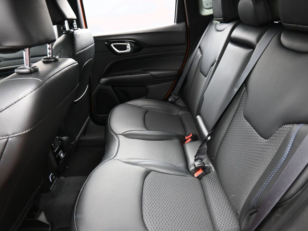 New 2026 Jeep Compass Latitude image 12