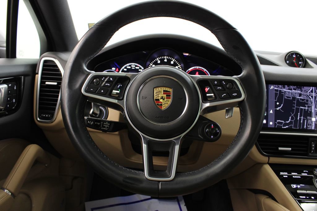 Certified 2023 Porsche Cayenne Platinum Edition image 30