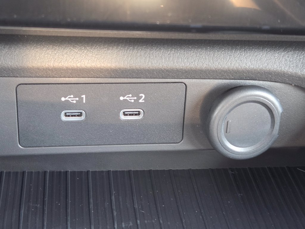 New 2027 Nissan Sentra SV w/ Floor Mat Package FWD image 11