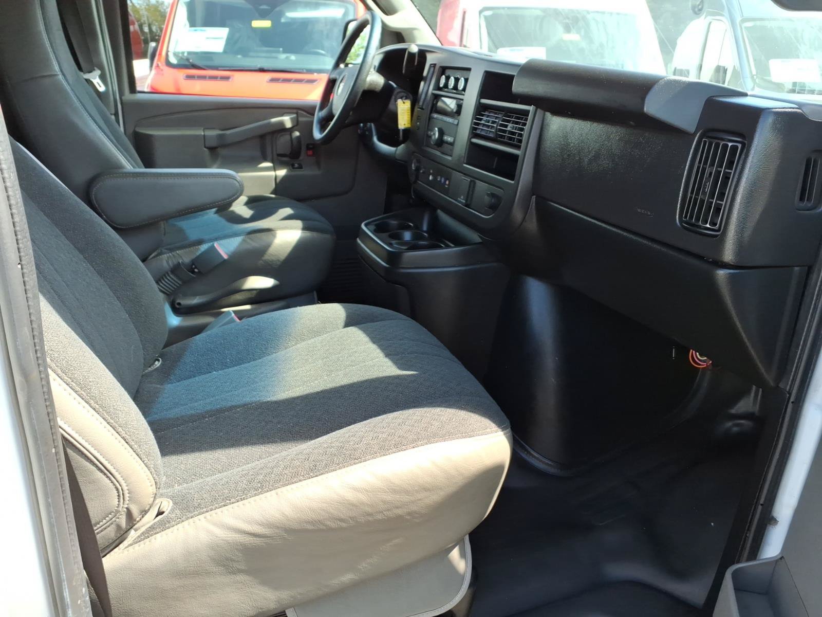 Used 2020 GMC Savana 2500 w/ Driver Convenience Package RWD image 21