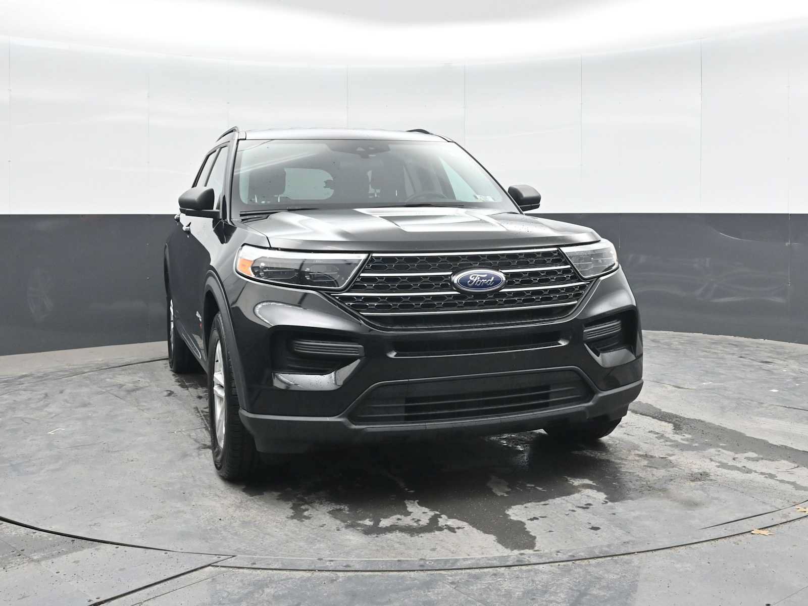 Used 2021 Ford Explorer XLT AWD/4WD image 6