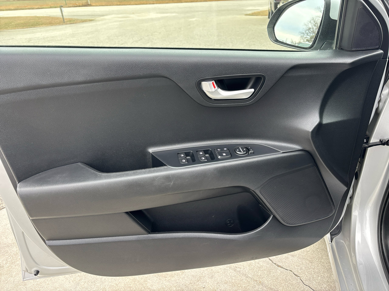Used 2019 Kia Rio S image 18