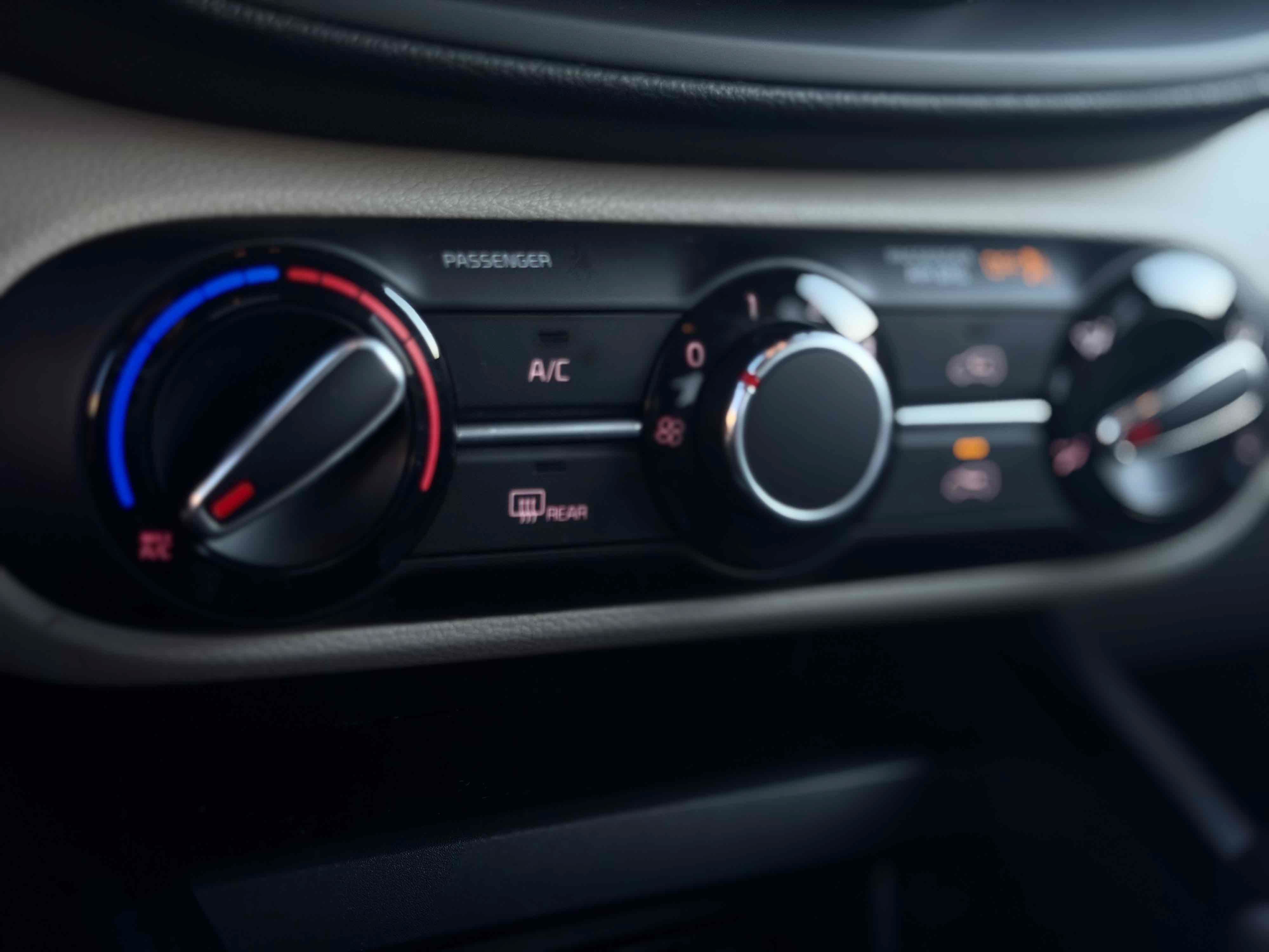 Used 2020 Kia Soul LX FWD image 27