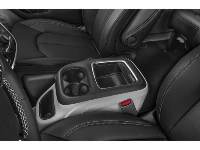 Used 2023 Chrysler Pacifica Touring-L FWD image 17