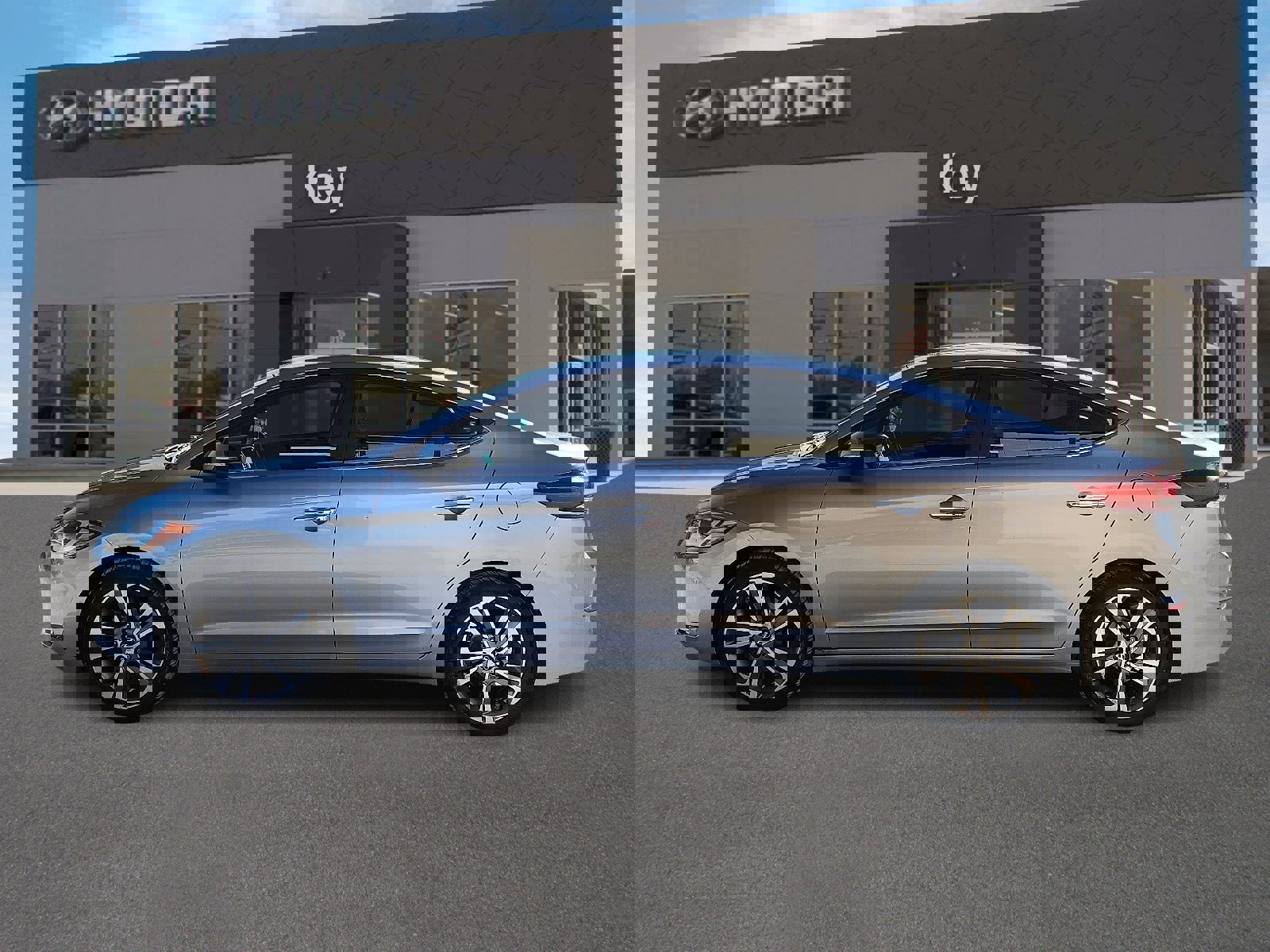 Used 2017 Hyundai Elantra Limited w/ Limited Tech Package 04 image 6