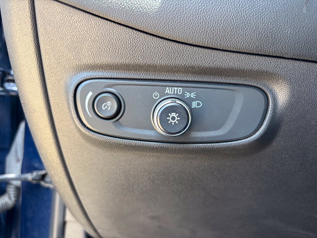 Used 2022 Chevrolet Equinox LS FWD image 16