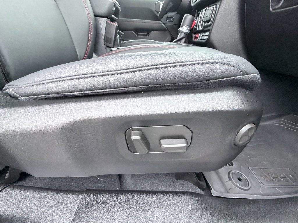 Used 2025 Jeep Gladiator Rubicon w/ Safety Group image 20