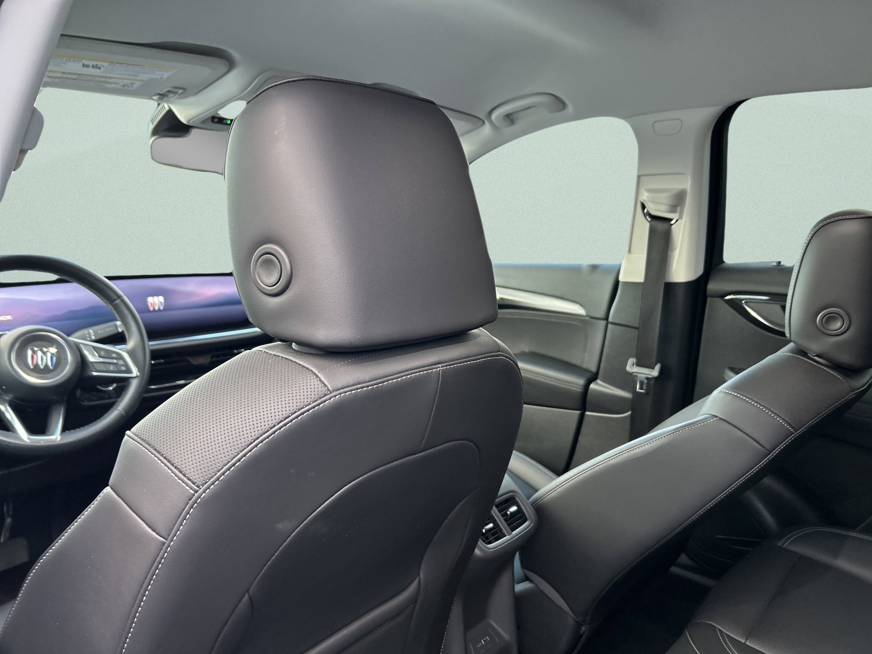 Used 2024 Buick Envision Preferred image 16