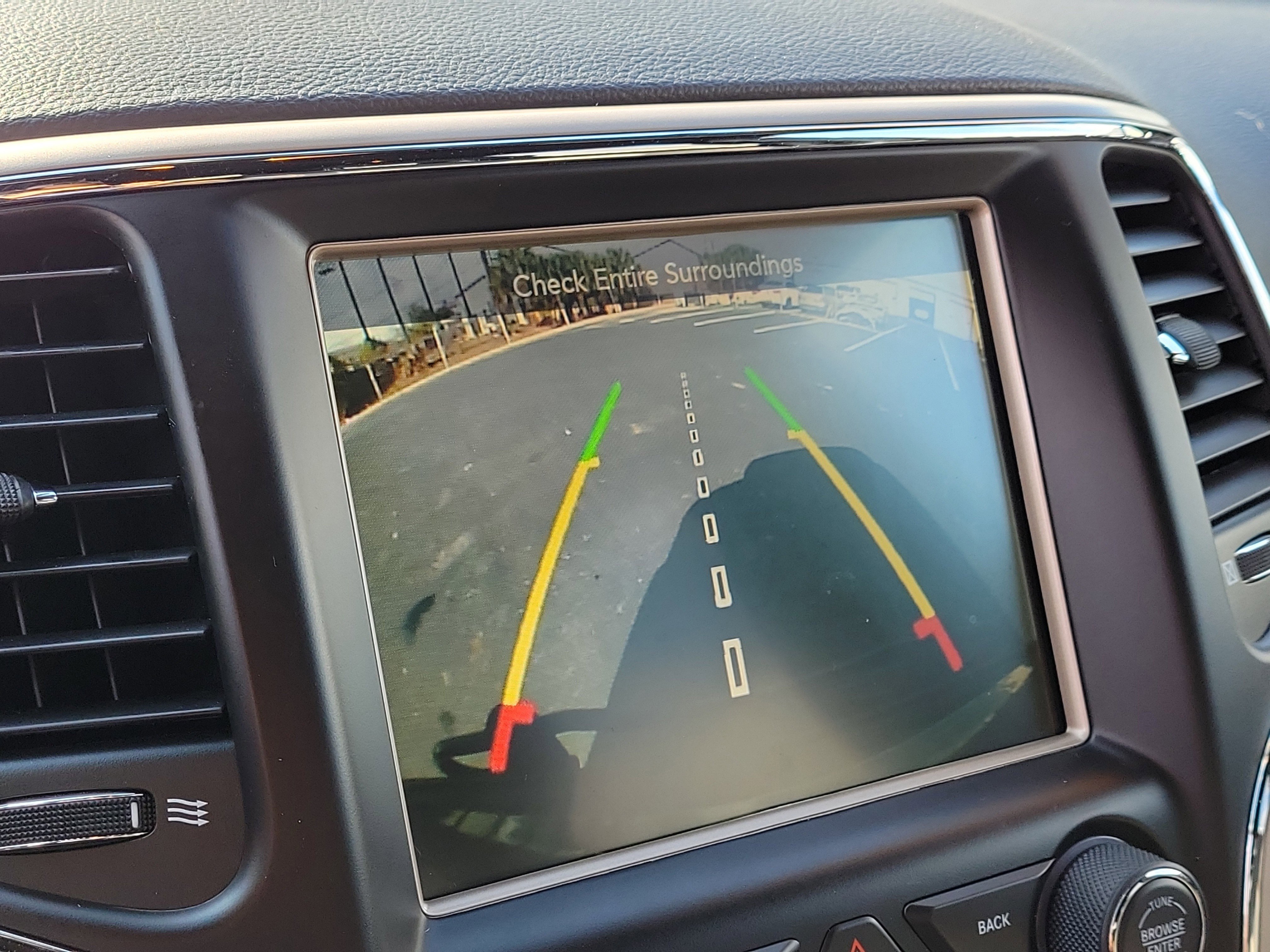 Used 2017 Jeep Grand Cherokee Laredo image 23