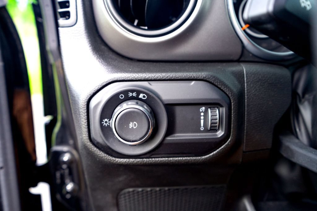 Used 2023 Jeep Wrangler Sport AWD/4WD image 22