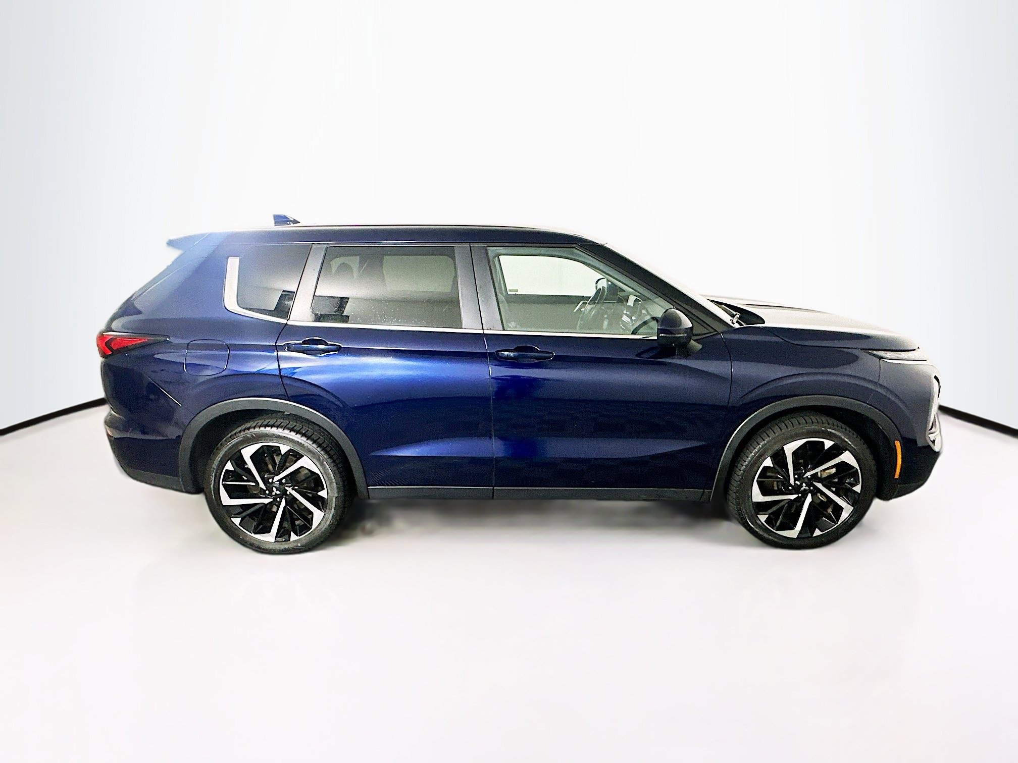 Used 2024 Mitsubishi Outlander SE AWD/4WD image 10