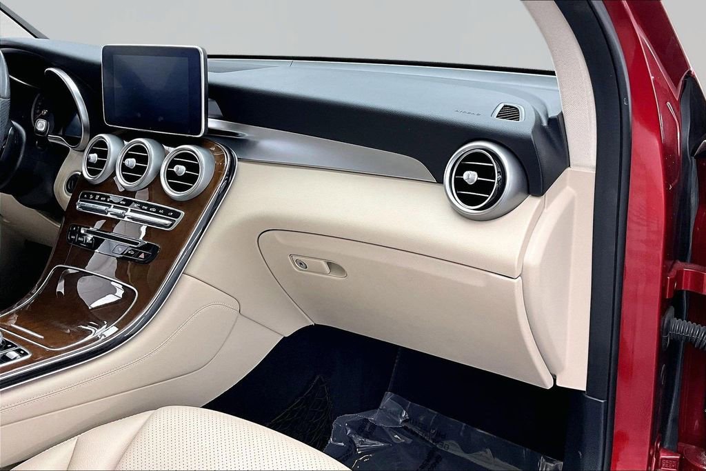 Used 2017 Mercedes-Benz GLC 300 4MATIC image 17