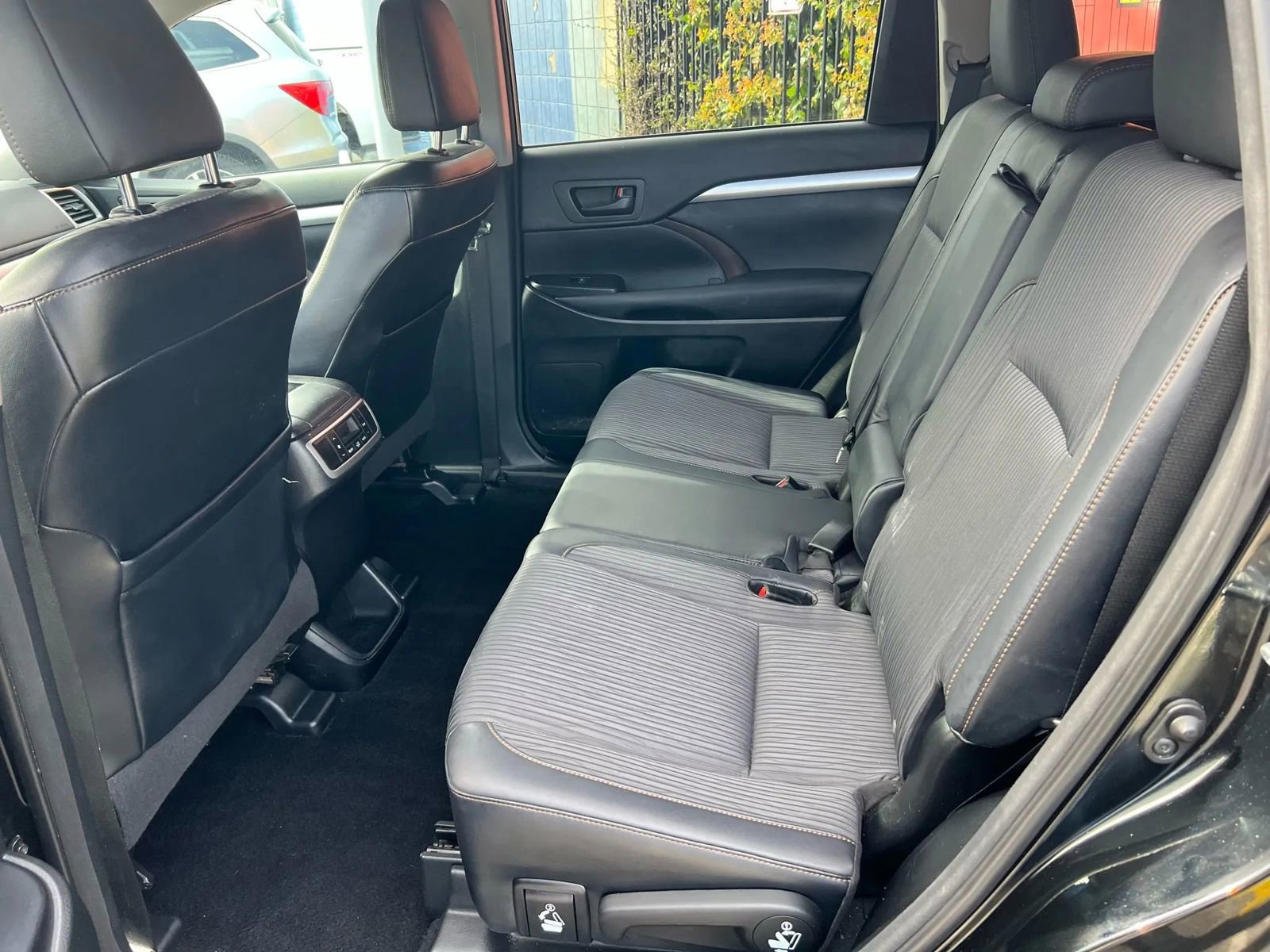 Used 2014 Toyota Highlander Plus image 11