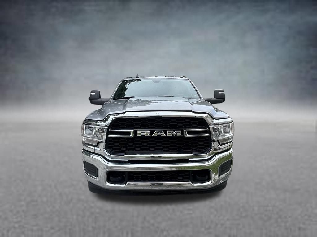 Used 2024 RAM 3500 Tradesman w/ Chrome Appearance Group AWD/4WD image 2