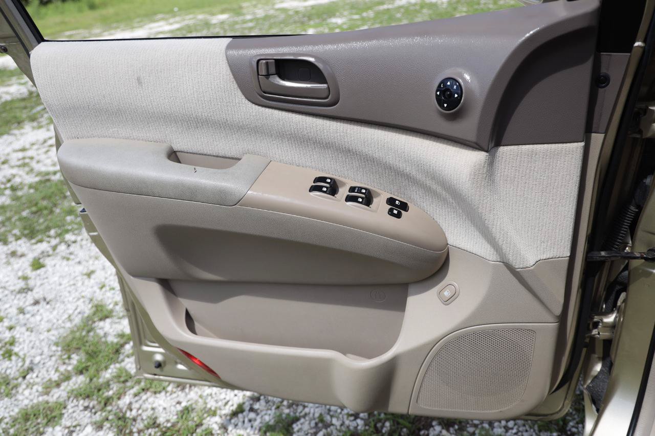 Used 2006 Kia Sedona EX FWD image 39