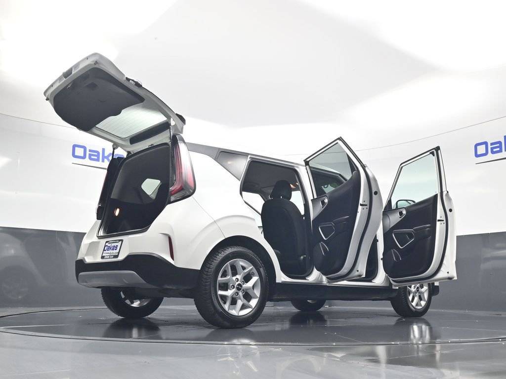 Used 2023 Kia Soul LX w/ LX Technology Package image 57