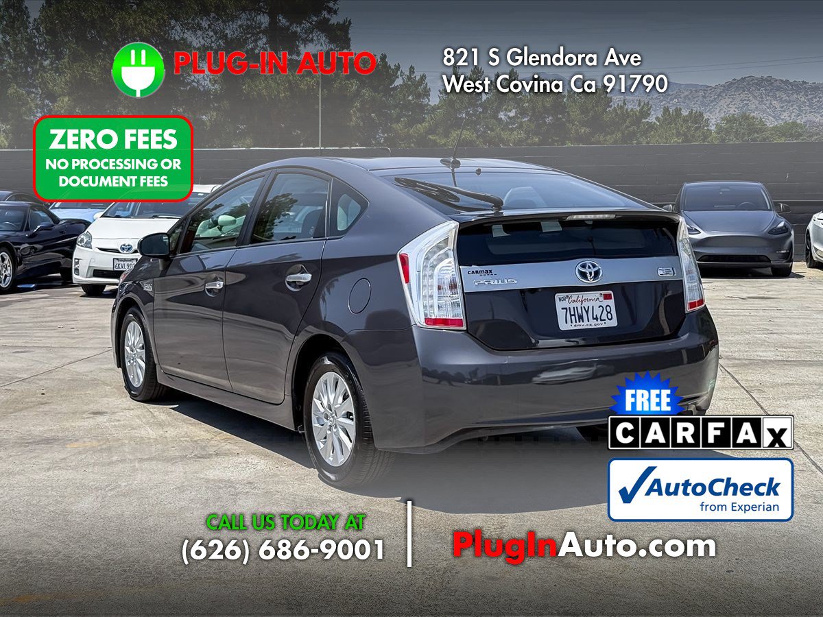 Used 2015 Toyota Prius Prime Advanced FWD image 2