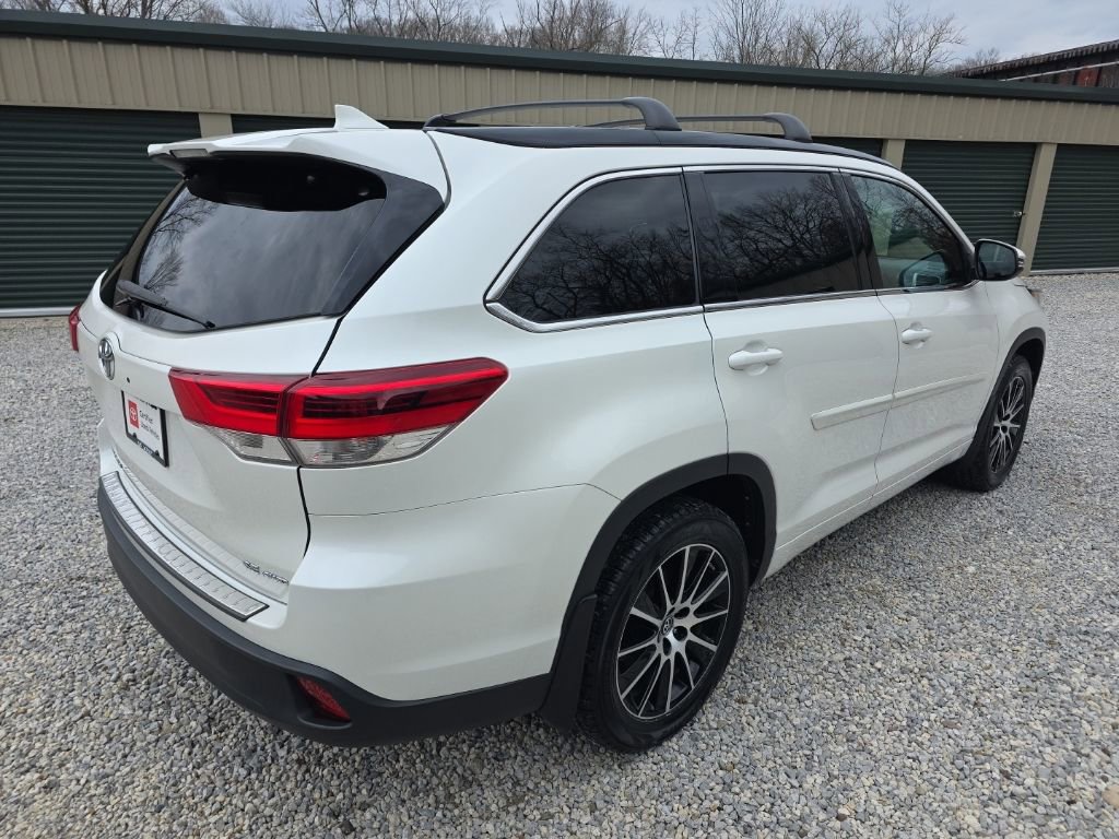 Certified 2018 Toyota Highlander SE image 6