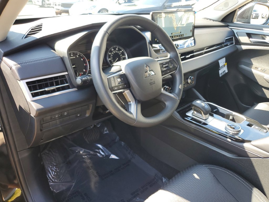 New 2026 Mitsubishi Outlander ES FWD image 21