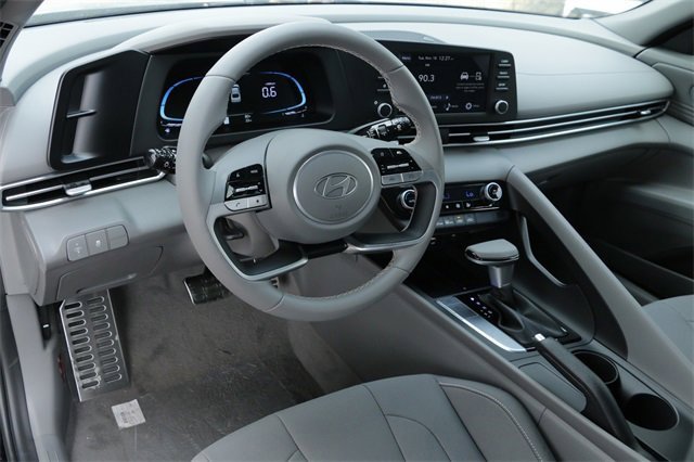 New 2026 Hyundai Elantra Sport image 8