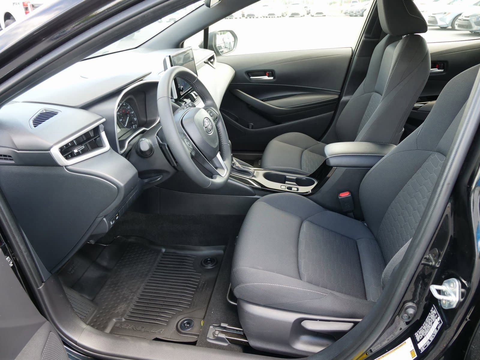 Used 2025 Toyota Corolla SE image 16