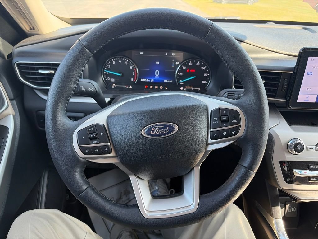 Used 2023 Ford Explorer XLT w/ Equipment Group 202A AWD/4WD image 11
