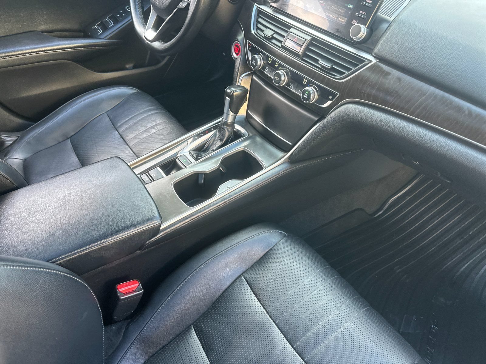 Used 2018 Honda Accord EX-L image 15