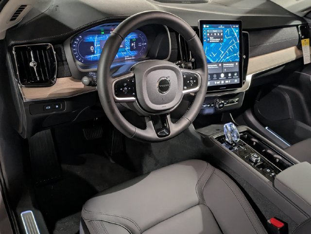 New 2026 Volvo XC90 T8 Plus w/ Protection Package AWD/4WD image 12
