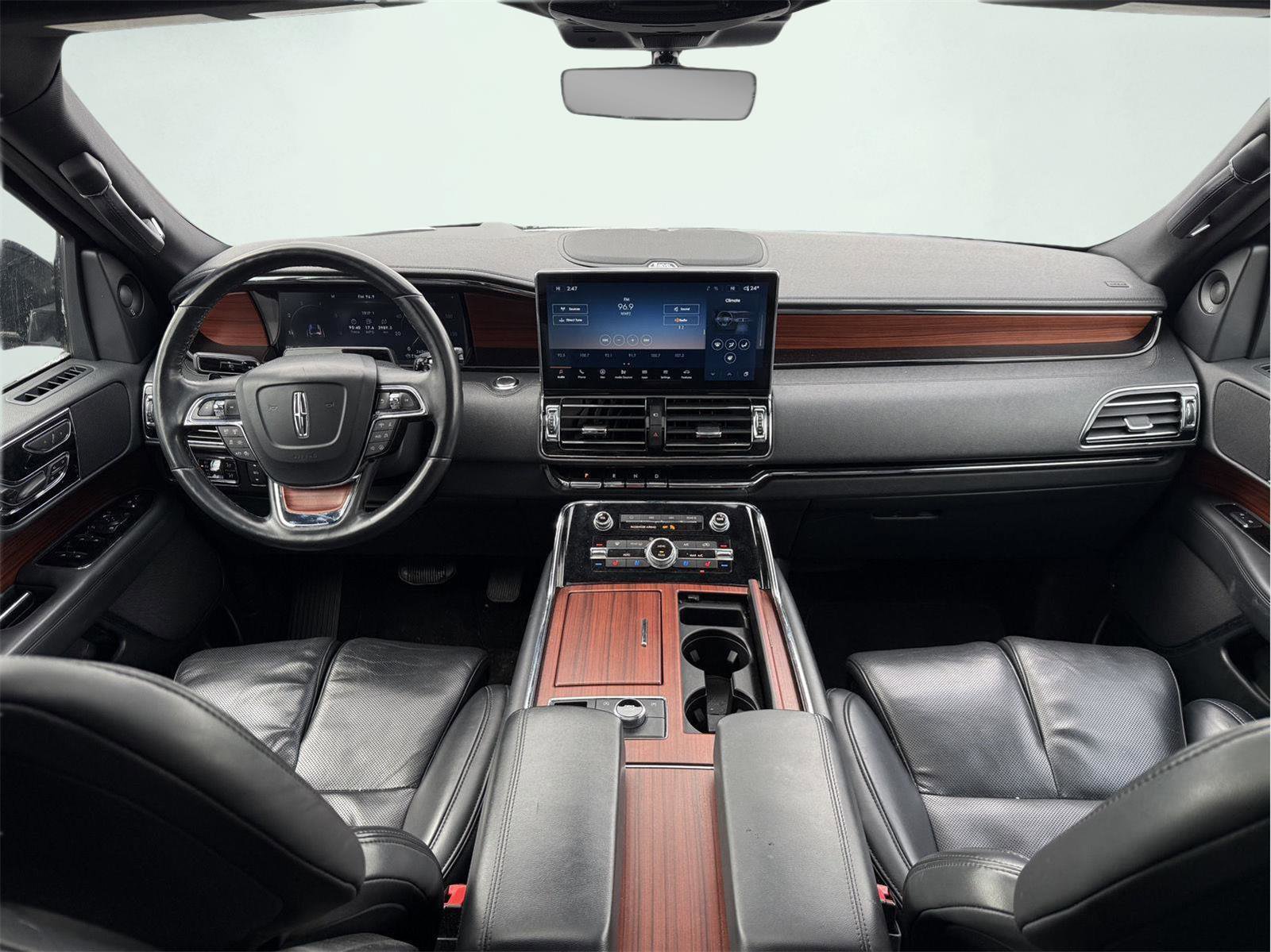 Used 2024 Lincoln Navigator Reserve image 18