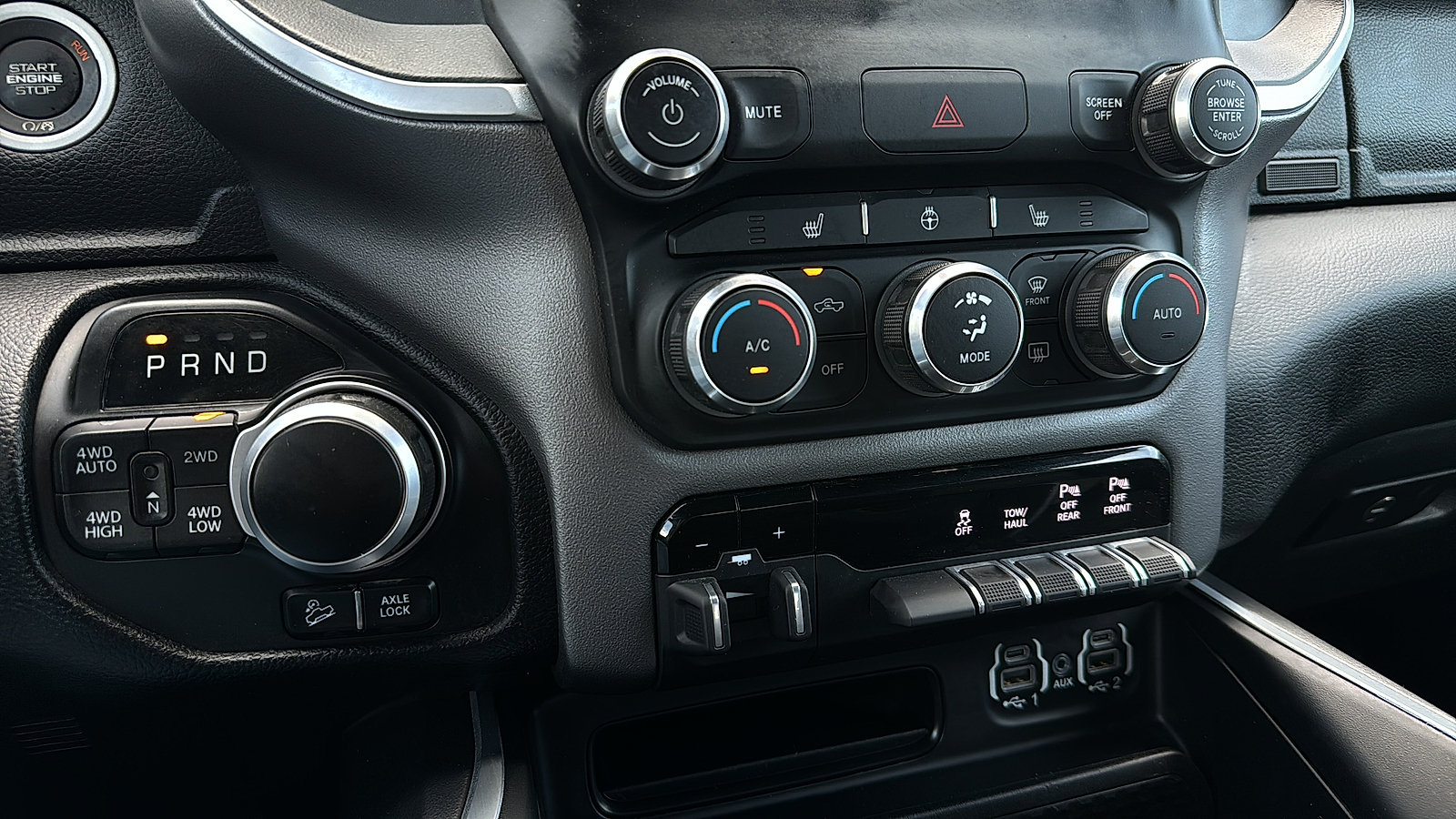 Used 2022 RAM 1500 Big Horn AWD/4WD image 17