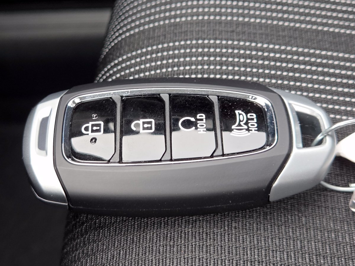 New 2026 Hyundai Venue SEL FWD image 38