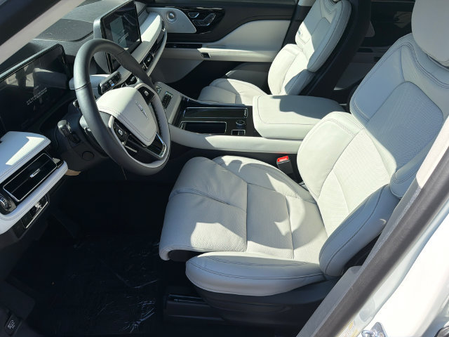 New 2027 Lincoln Aviator Reserve w/ Luxury Package RWD image 10