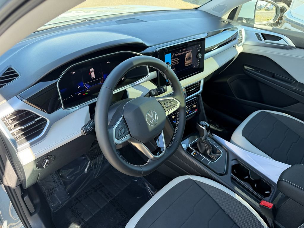 New 2026 Volkswagen Taos SE image 11