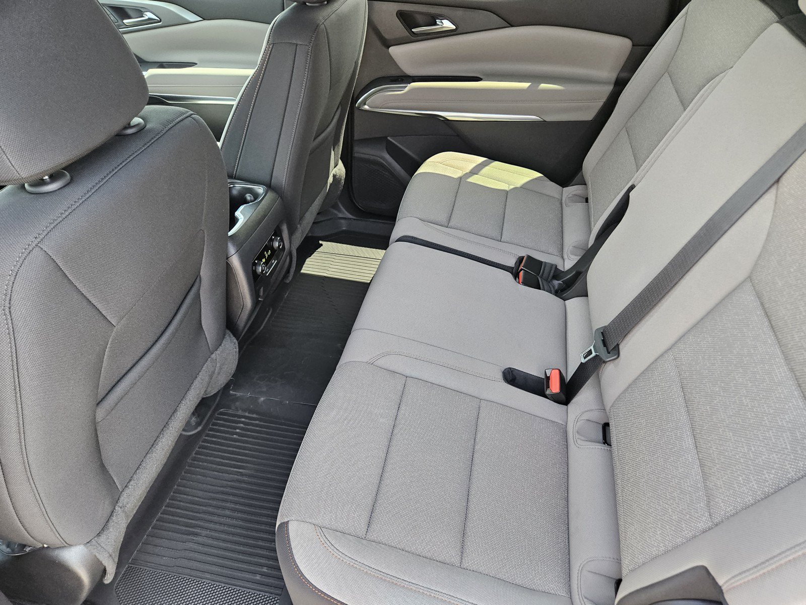 New 2027 Chevrolet Traverse LT w/ Midnight/Sport Edition FWD image 19