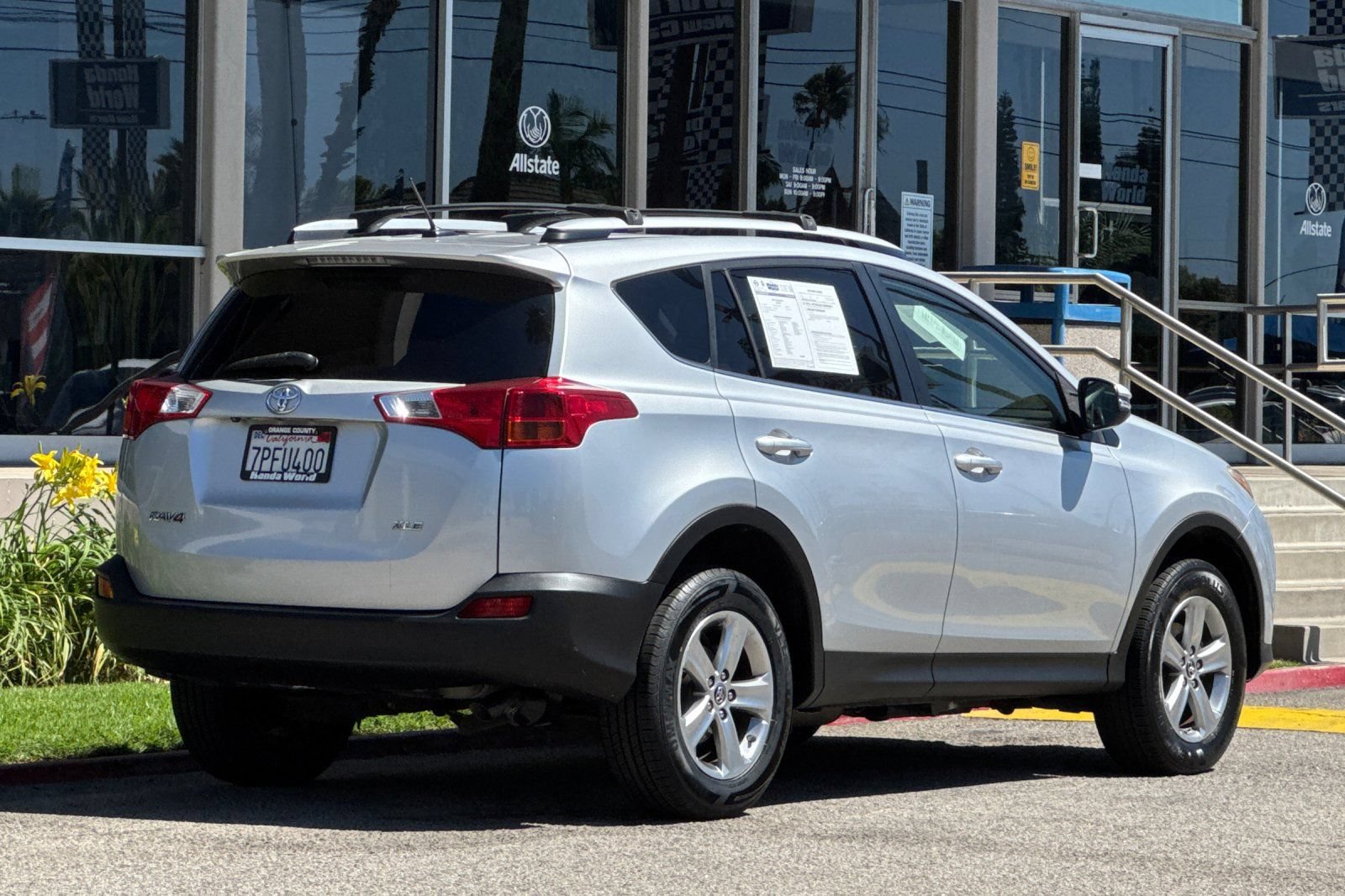 Used 2015 Toyota RAV4 XLE FWD image 4