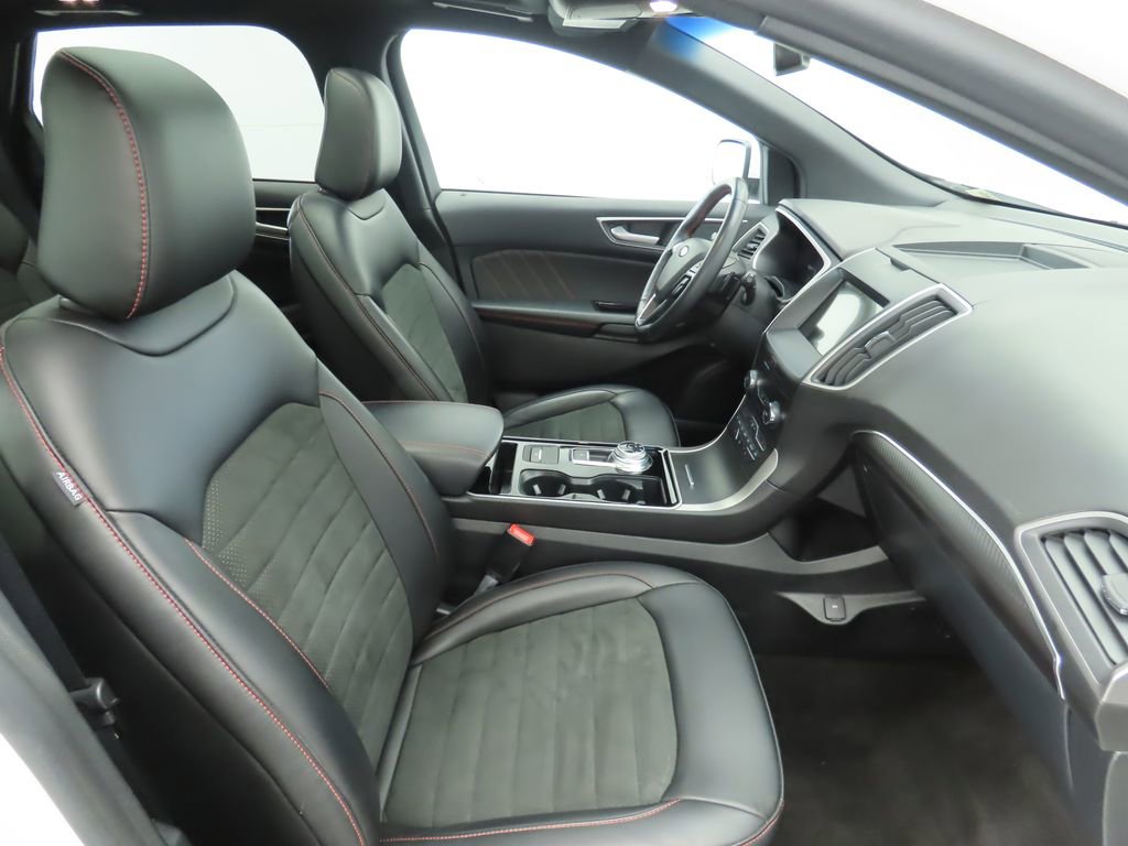 Used 2020 Ford Edge ST-Line w/ Cold Weather Package image 21
