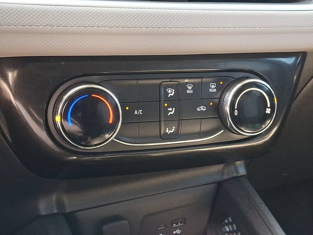 Used 2025 Chevrolet TrailBlazer LT AWD/4WD image 15